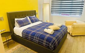 Royal Blue Grand Suite No 1